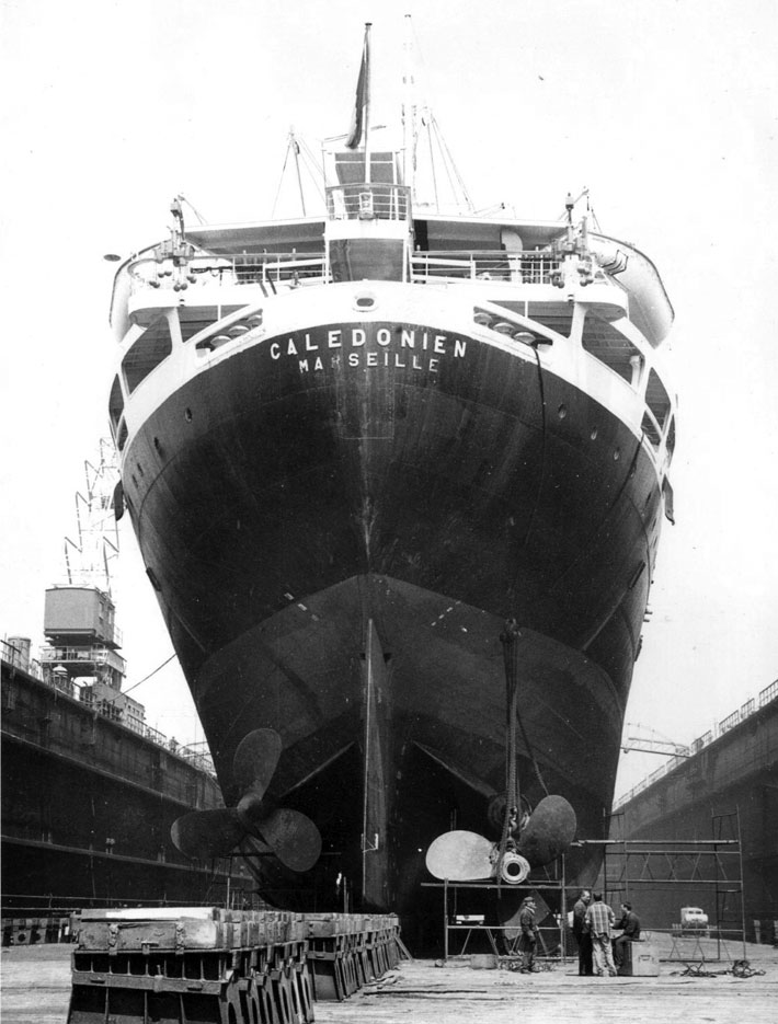 Caledonien in
        dry dock